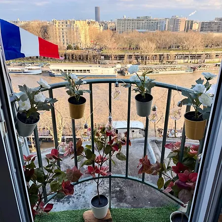 Face A La Tour Eiffel Apartment Paris